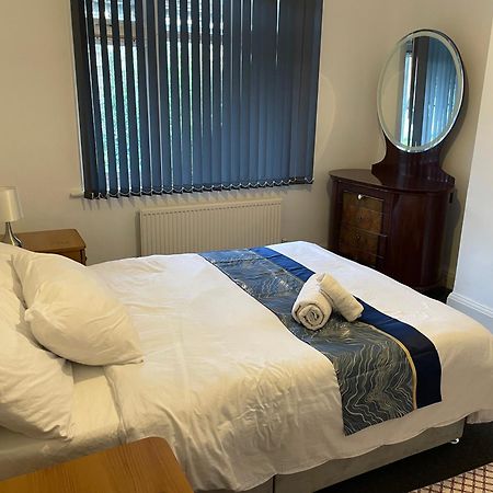5 Bed 5Mins From Wembley Stadium ロンドン エクステリア 写真
