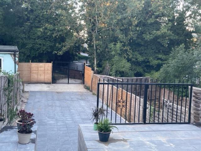 5 Bed 5Mins From Wembley Stadium ロンドン エクステリア 写真