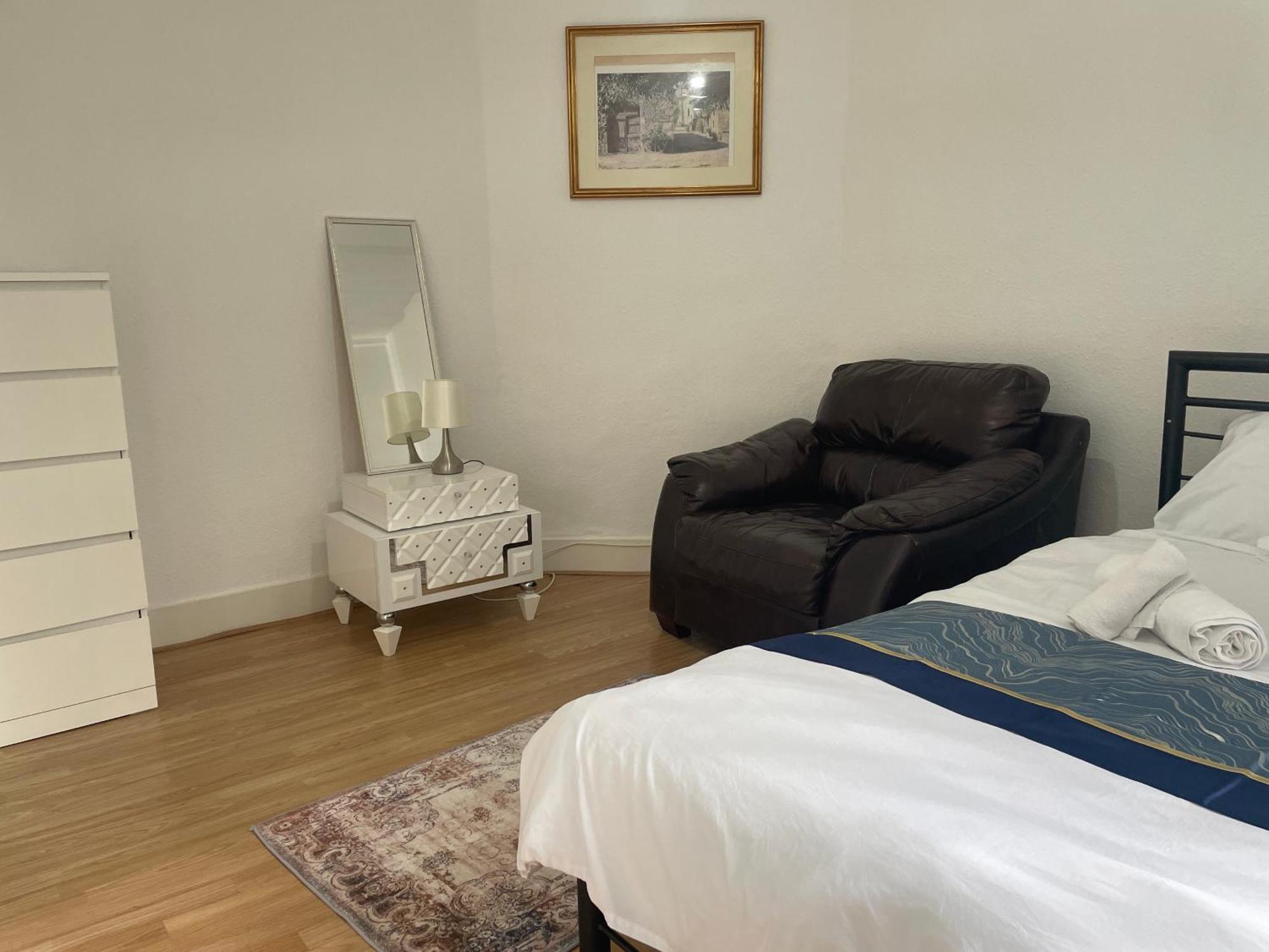 5 Bed 5Mins From Wembley Stadium ロンドン エクステリア 写真